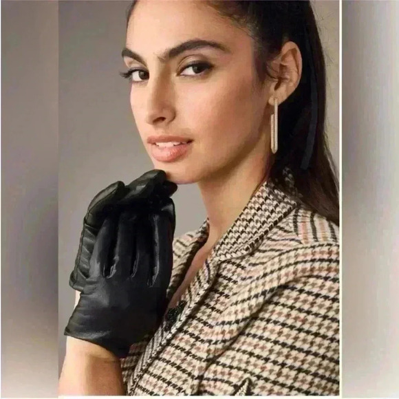 NWT ANTHROPOLOGIE Maeve Short Faux-
NWT
Leather Texting Gloves Black Large - Picture 2 of 5